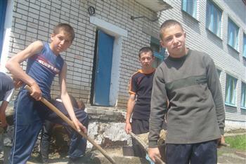 11:28 Центр занятости населения Красночетайского района: подростковая трудовая бригада потрудилась на славу